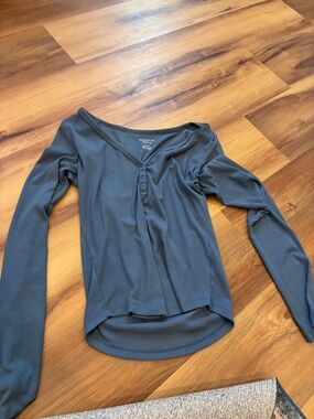 American Eagle Outfitters Slate Blue Long-Sleeve Ribbed Henley